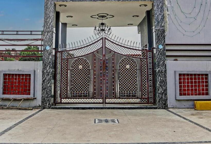 Отель Oyo Flagship Narayan Dham