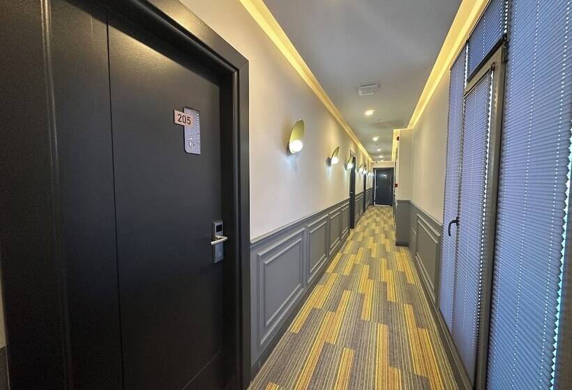 فندق The Great Airport