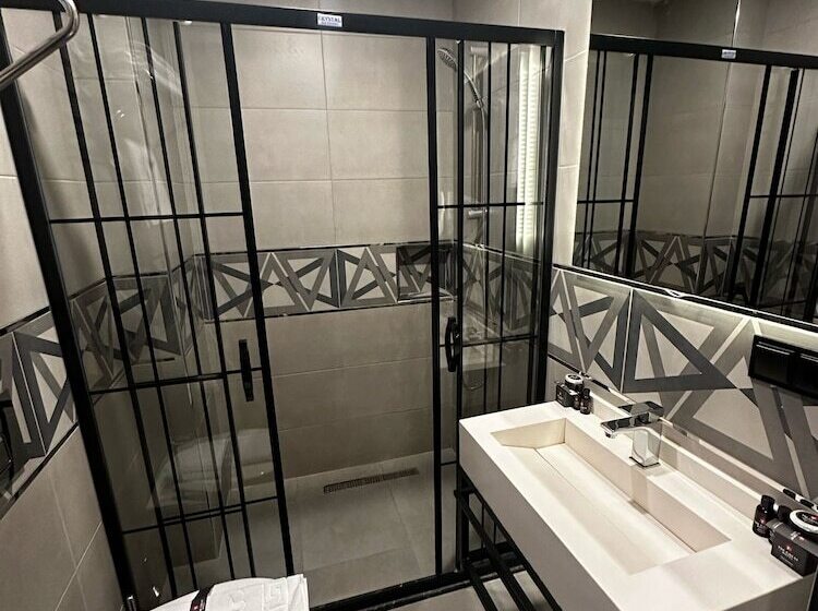 فندق The Great Airport