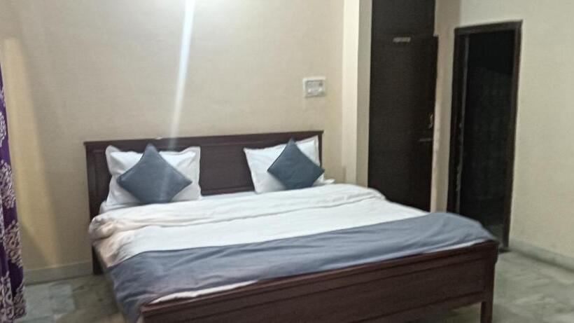 The Jh Hotel Mountabu   200 Mtrs From Nakki Lake