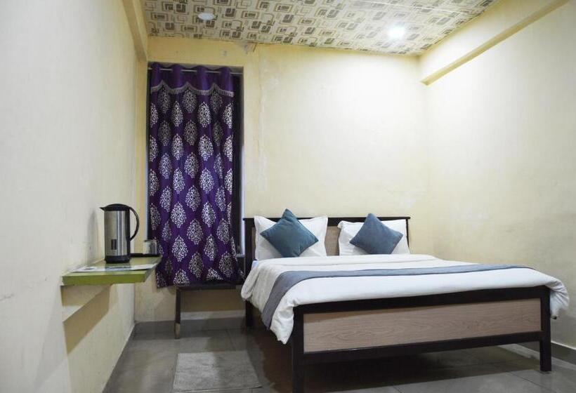 The Jh Hotel Mountabu   200 Mtrs From Nakki Lake