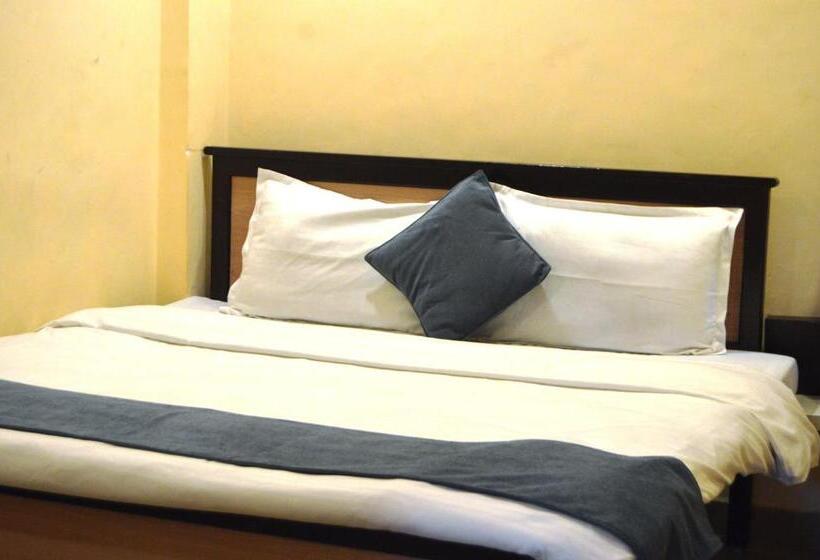 The Jh Hotel Mountabu   200 Mtrs From Nakki Lake