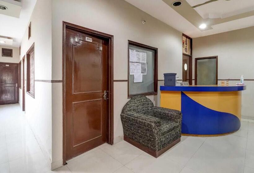 Oyo Hotel City Palace