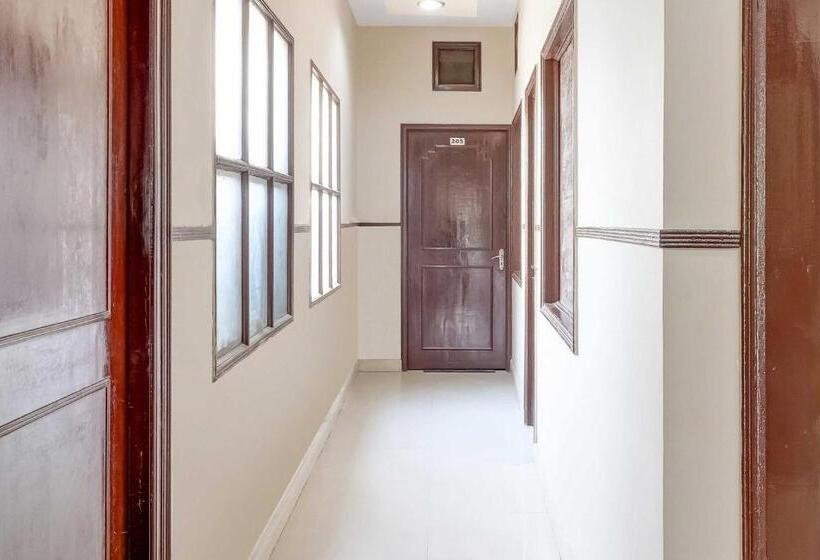 Oyo Hotel City Palace