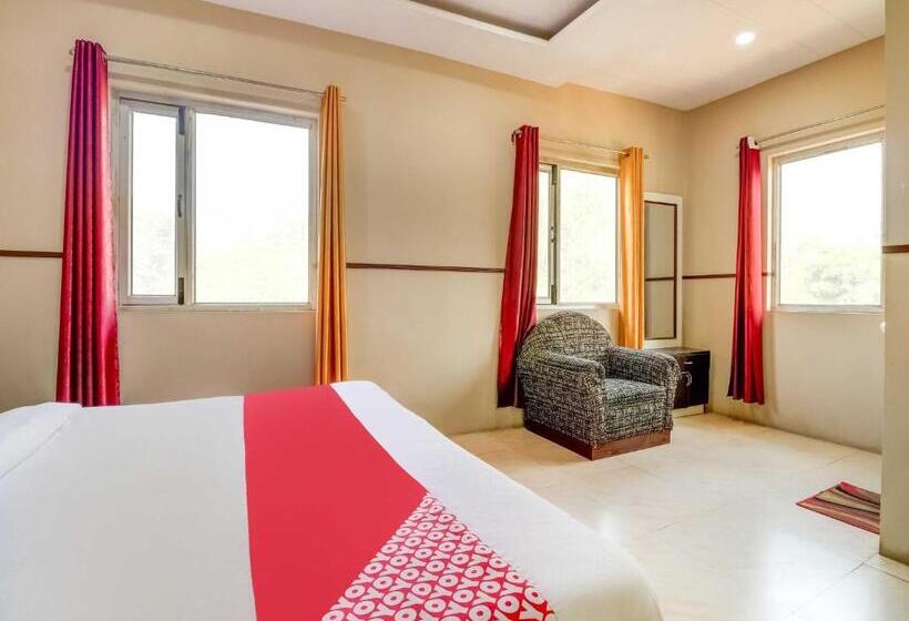 Oyo Hotel City Palace