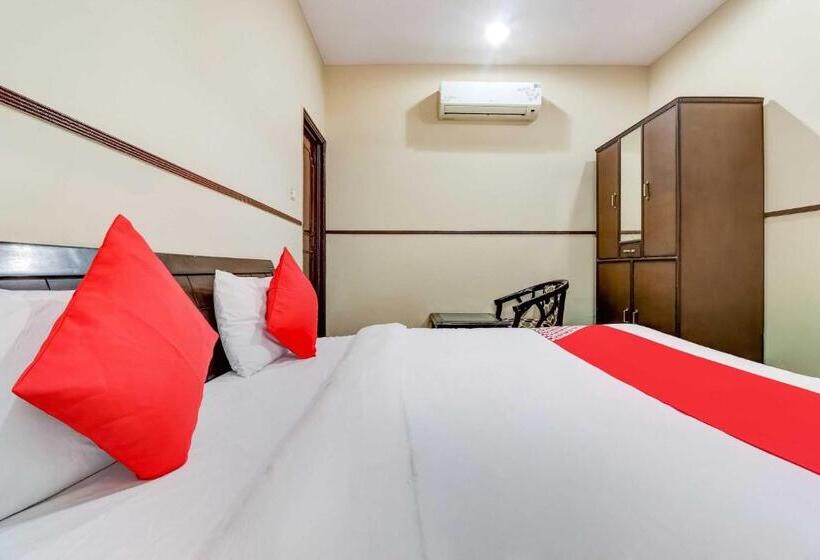 Oyo Hotel City Palace