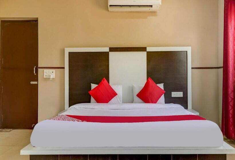 Oyo Hotel City Palace