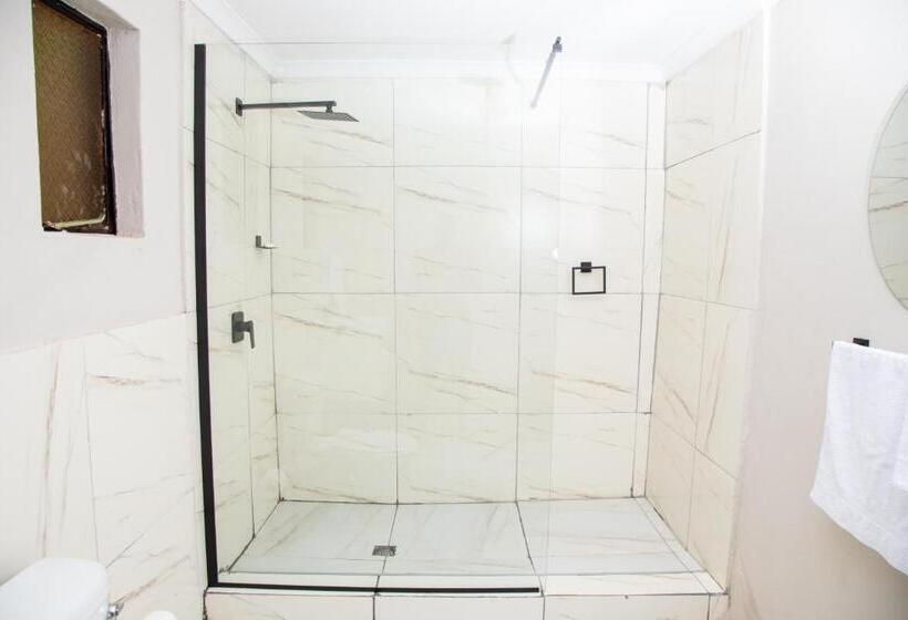 פנסיון Bkt Boutique Lodge