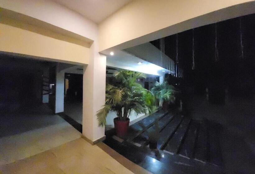 ペンション Utsav Vatika