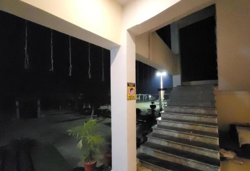 ペンション Utsav Vatika