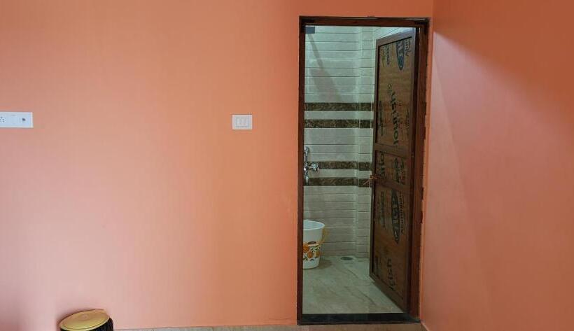 ペンション Utsav Vatika