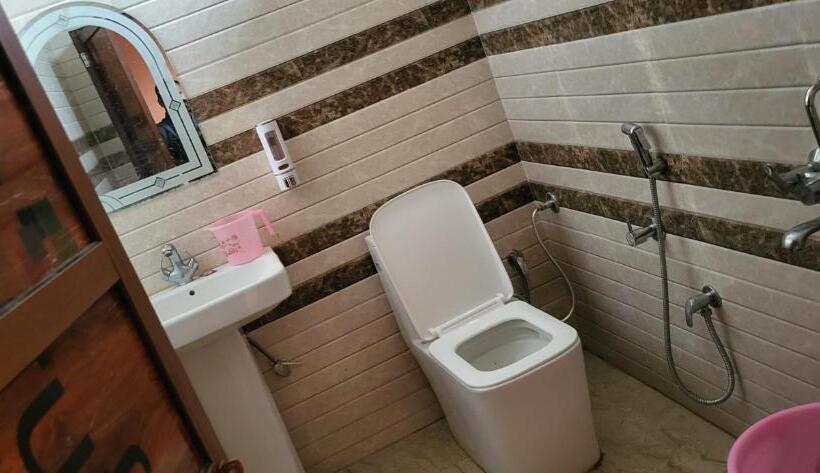 ペンション Utsav Vatika