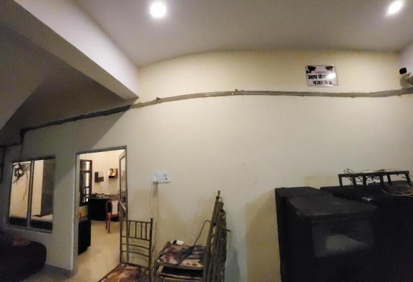 ペンション Utsav Vatika