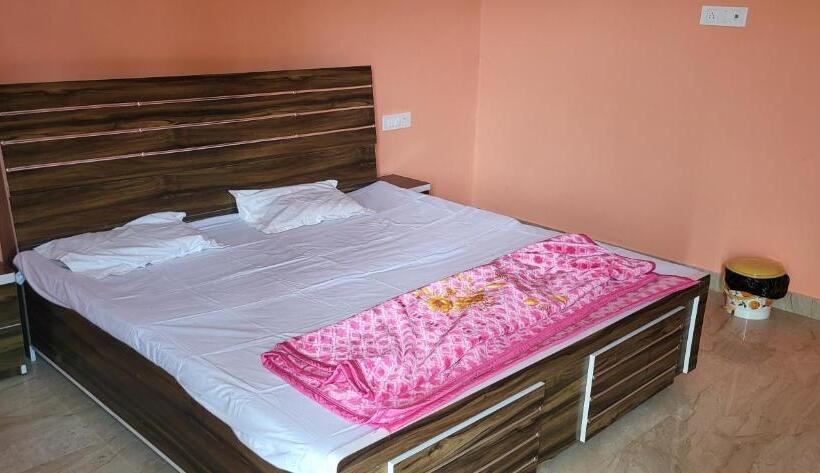 ペンション Utsav Vatika