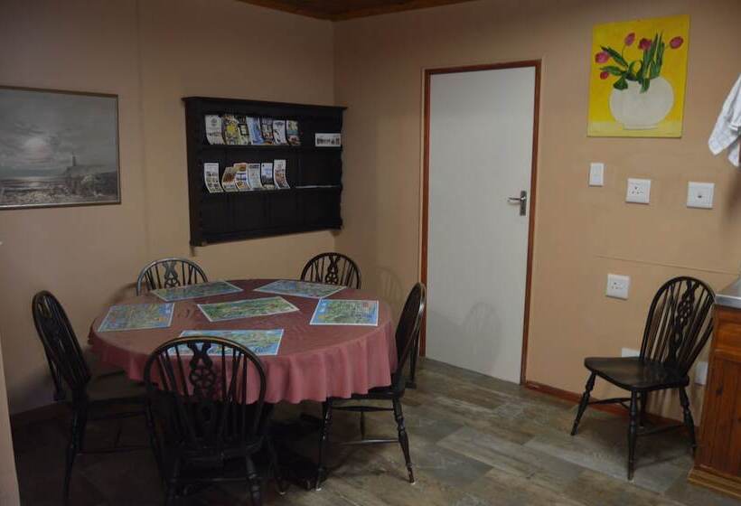 فندق صغير Fisherhaven Travellers Lodge