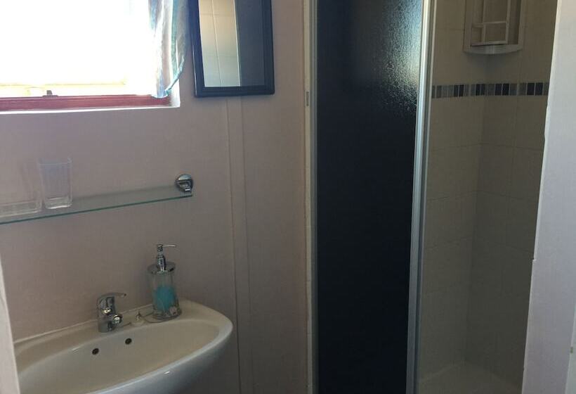 فندق صغير Fisherhaven Travellers Lodge