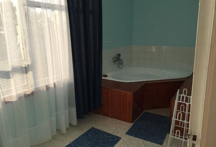 فندق صغير Fisherhaven Travellers Lodge