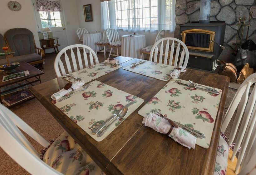 住宿加早餐  Apple Blossom Inn