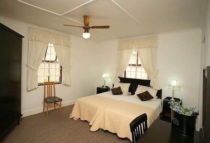 مبيت وإفطار District Six Guesthouse