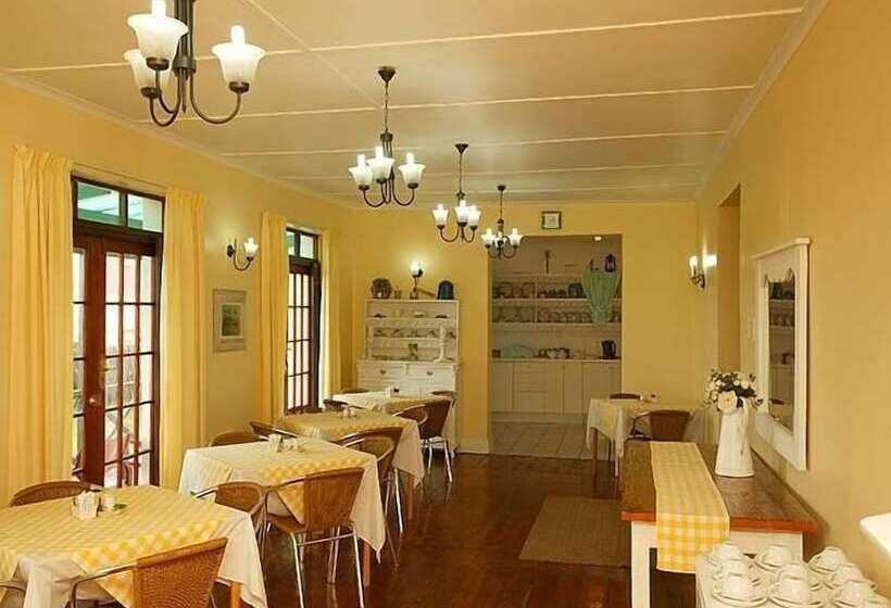 مبيت وإفطار District Six Guesthouse