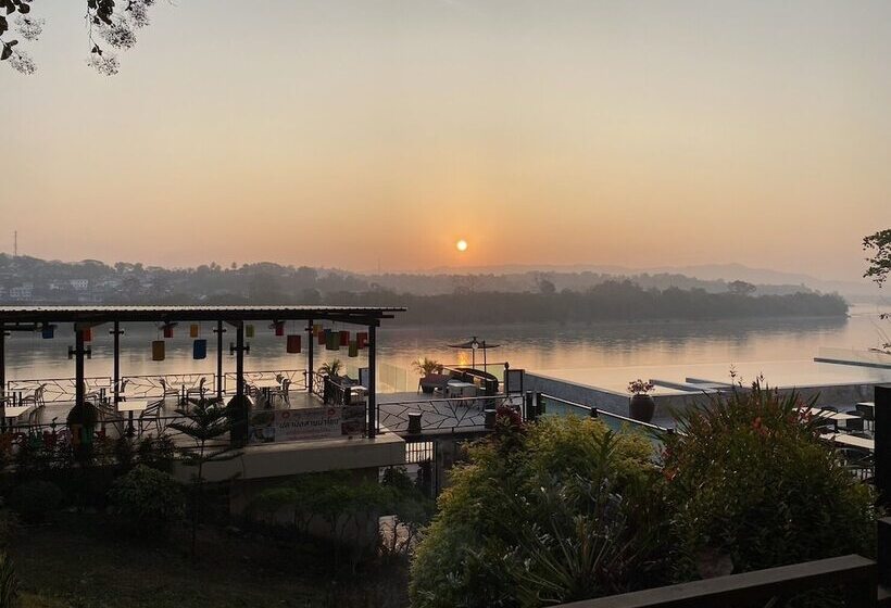 Chiangkhong Teak Garden Riverfront Onsen Hotel  Sha Extra Plus