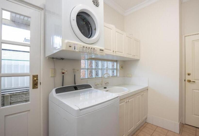 مبيت وإفطار Durham Lodge