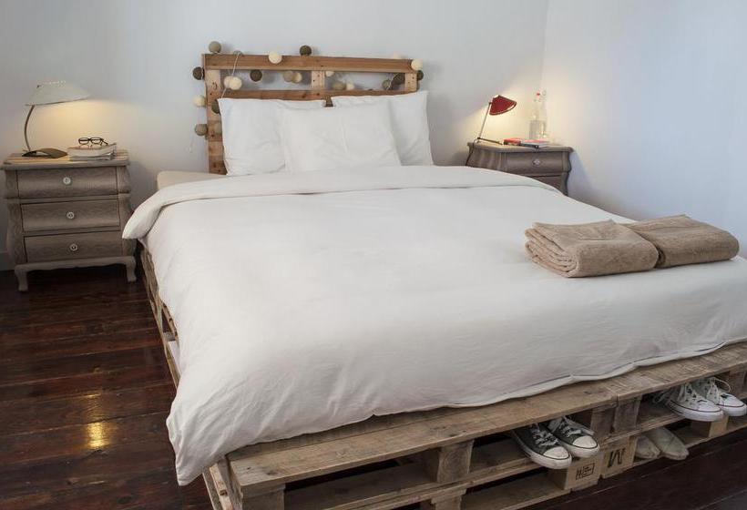 Estoril Beach House - Hostel