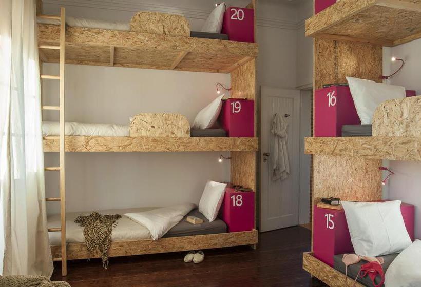 Estoril Beach House - Hostel