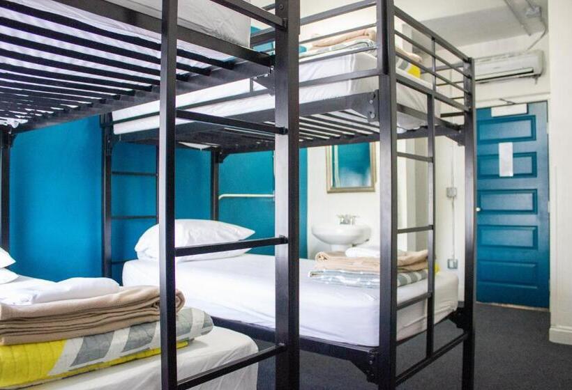 호텔 11th Avenue Hostel