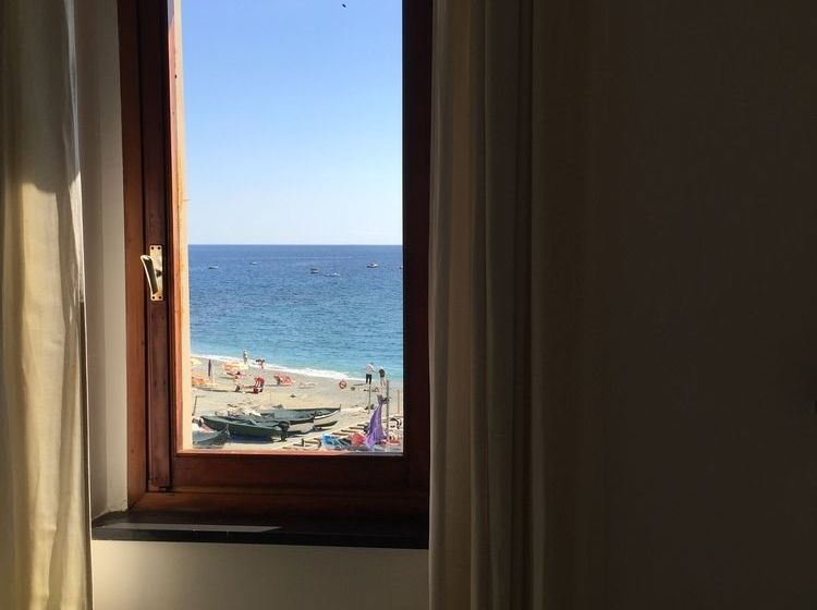 Отель Affittacamere Lo Scoglio