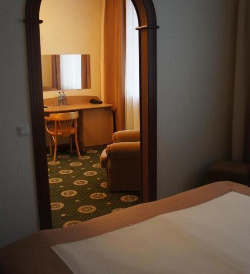 هتل Gostinitsa Akron