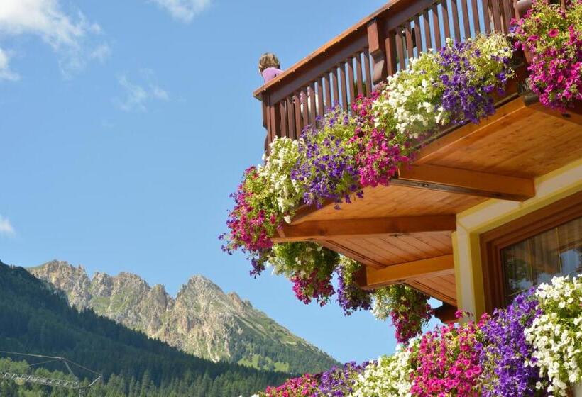 בית מלון כפרי Alle Alpi