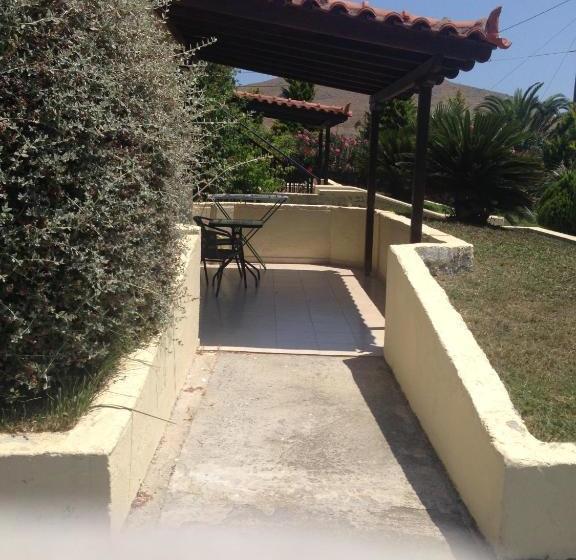 فندق Aristi Studio Apartments