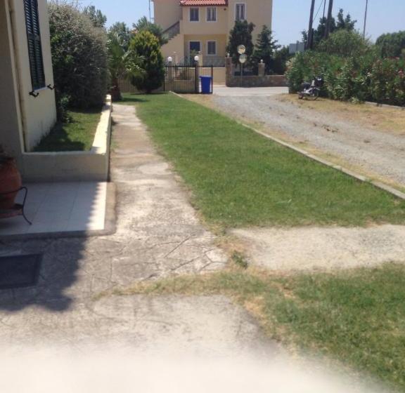 فندق Aristi Studio Apartments