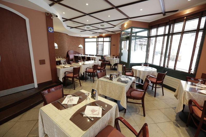 فندق Au Petit Caporal