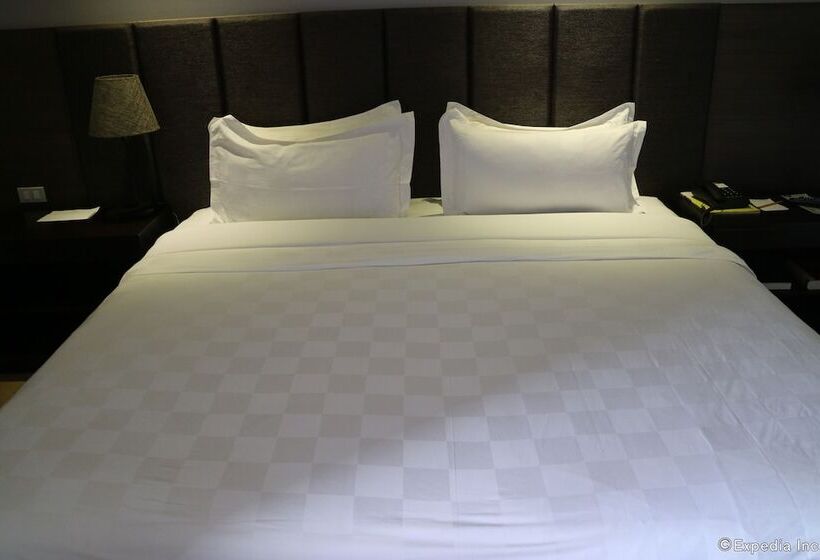 هتل Avenue Suites