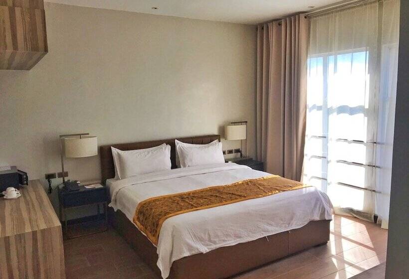 هتل Avenue Suites