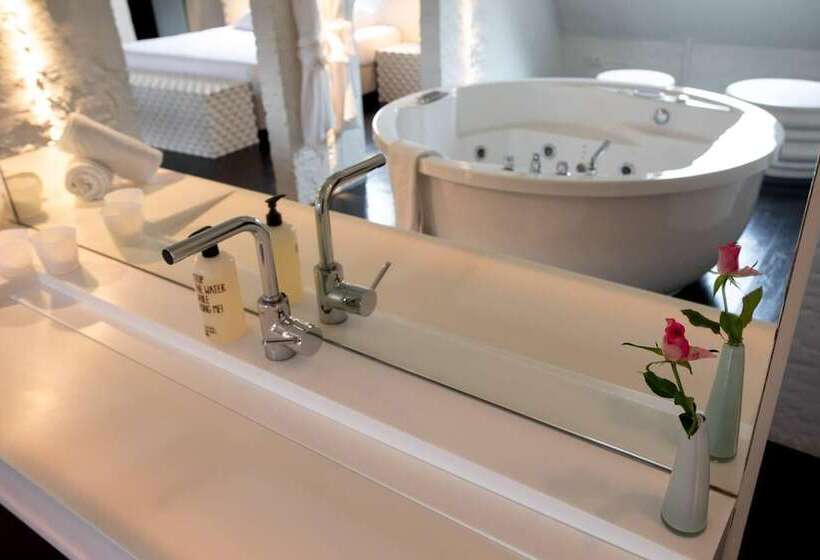 فندق B&b Suites Feek