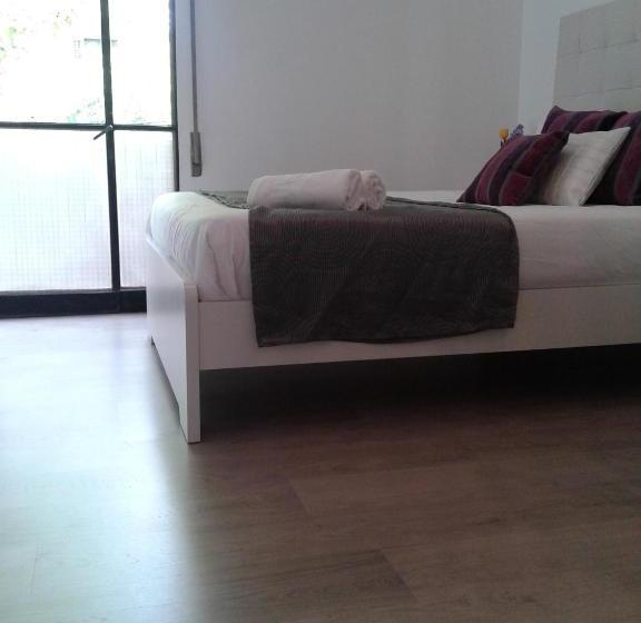 Отель Brustar Sagrada Familia