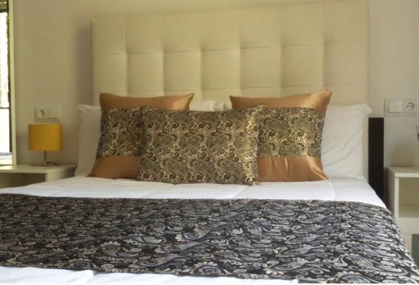 Отель Brustar Sagrada Familia