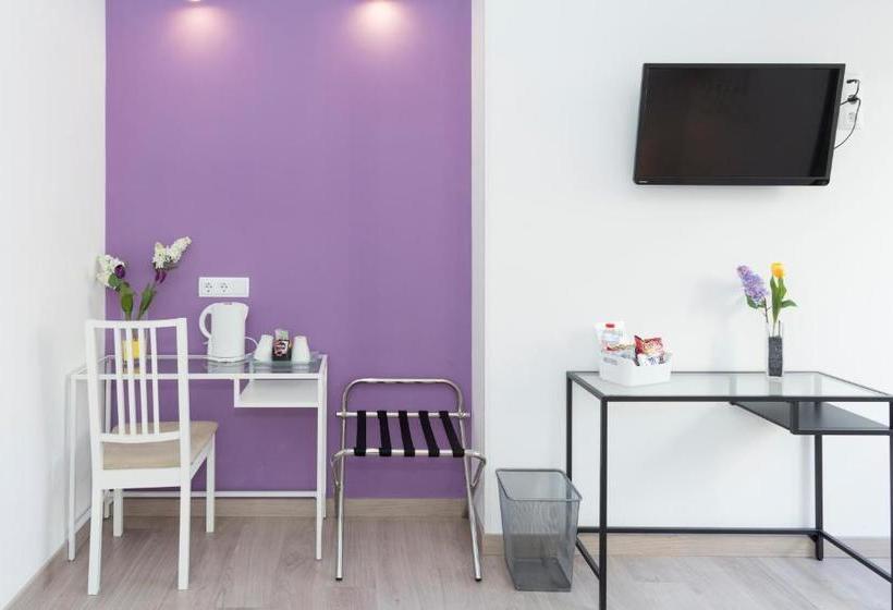 Отель Brustar Sagrada Familia