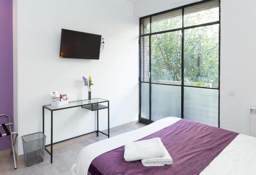 Отель Brustar Sagrada Familia