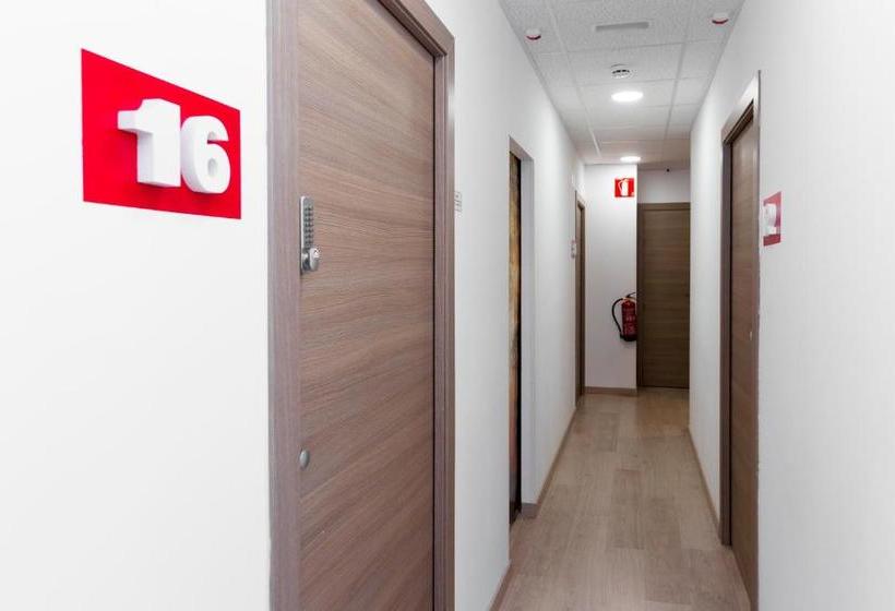 Отель Brustar Sagrada Familia