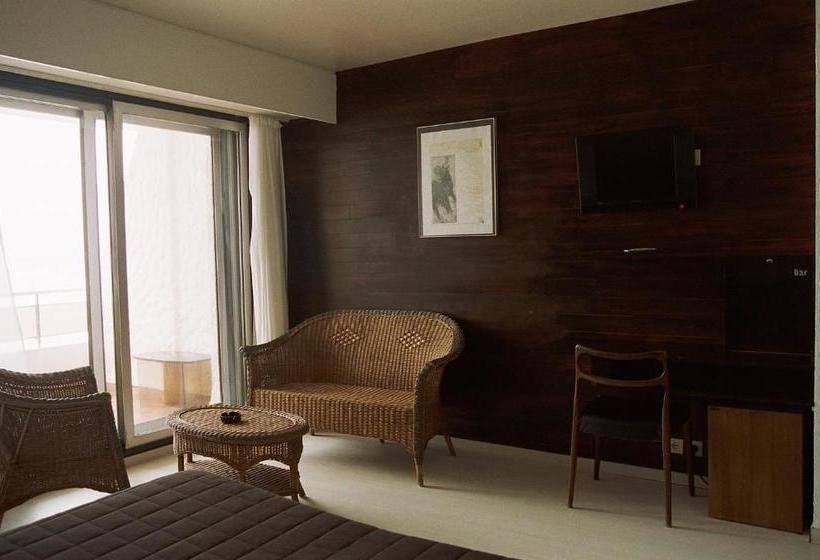 בית מלון כפרי Carlina Lodge