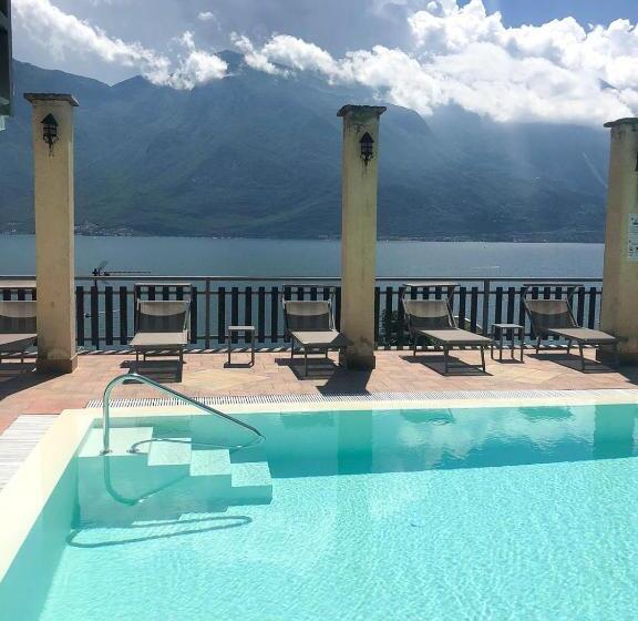 ホテル Castell Montagnoli Group