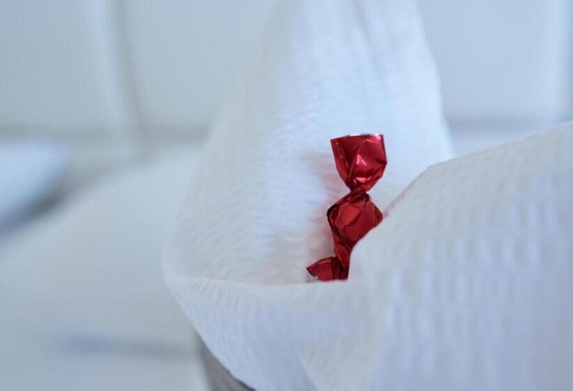 ホテル Castello Lake Front