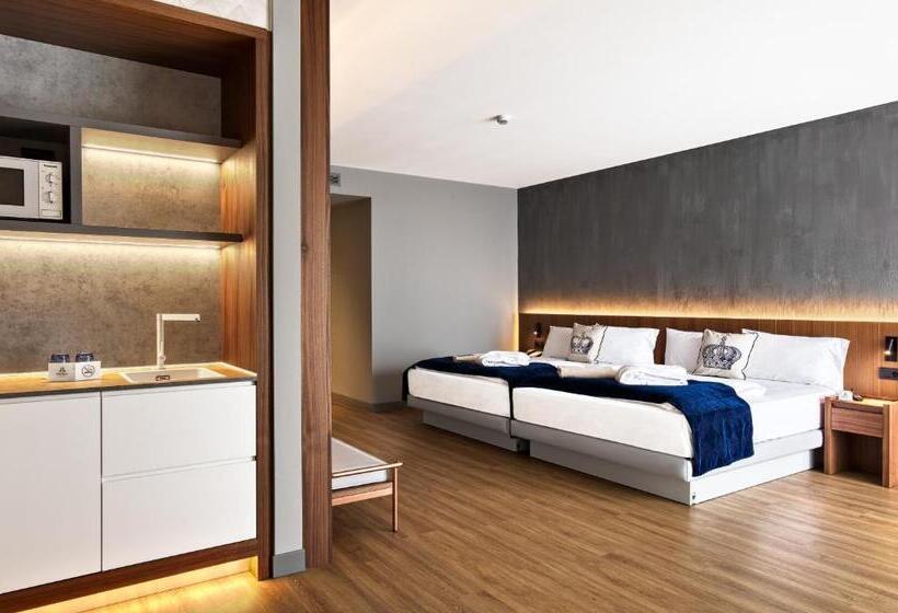 ホテル Castello Lake Front