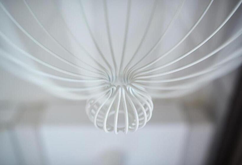 ホテル Castello Lake Front