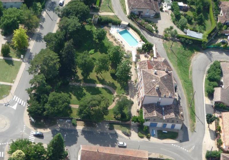 ホテル Chambres Dhotes Au Chateau