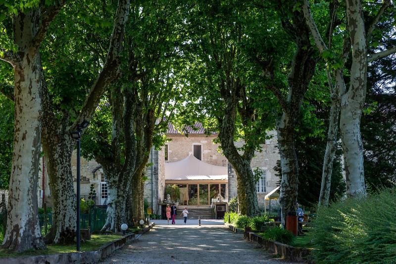 Отель Chateau Chapeau Cornu